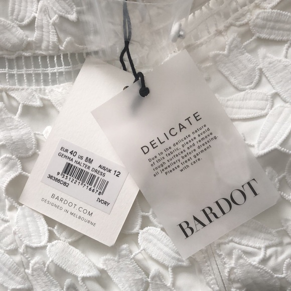 NWT white lace lined Halter Dress🌸 - Picture 8 of 14